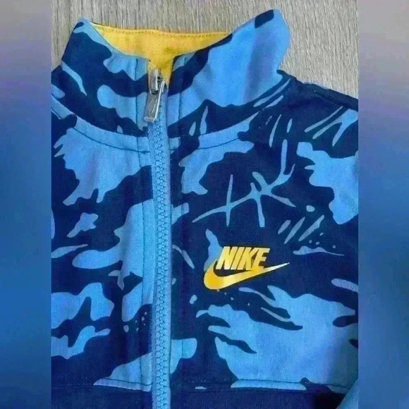 Nike Toddler Boys Zippered Tracksuit Jacket Blue and Yellow Camo Print - Picture 3 of 8